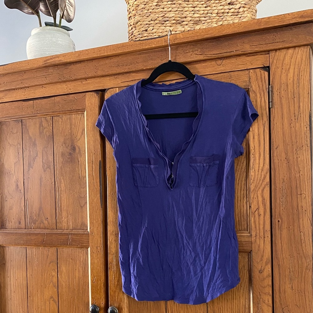 Velvet blue ruffled detailed short sleeve t-shirt/blouse with buttons/pockets.
